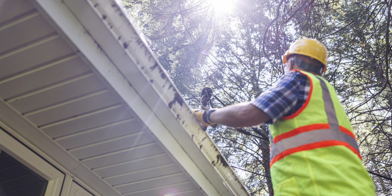 7 Reasons to Replace Your Home’s Siding with a Local Roofing Contractor